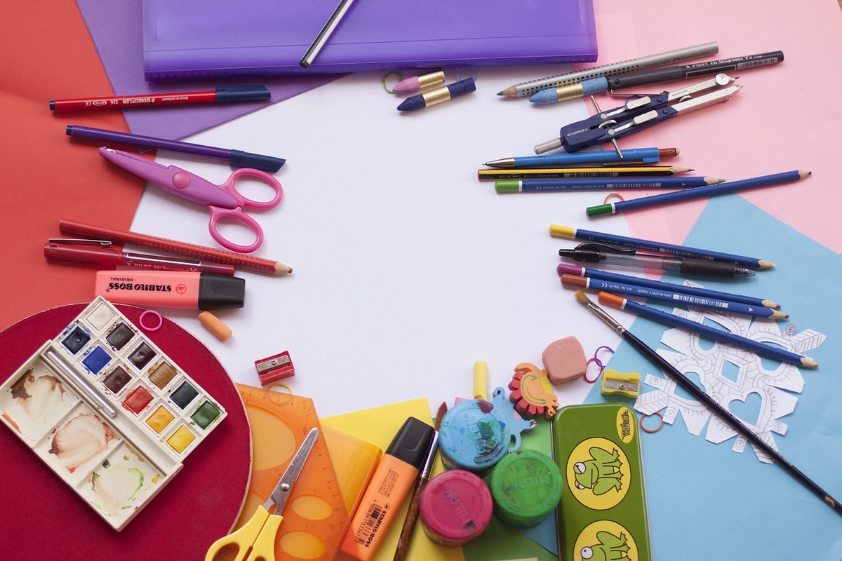 2.-Materiale-scolastico.jpg